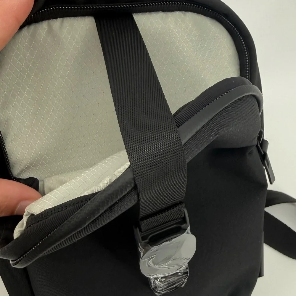 ALPAKA Metro Sling V2 Black Axoflux 300D Crossbody Bag Urban Techwear Travel